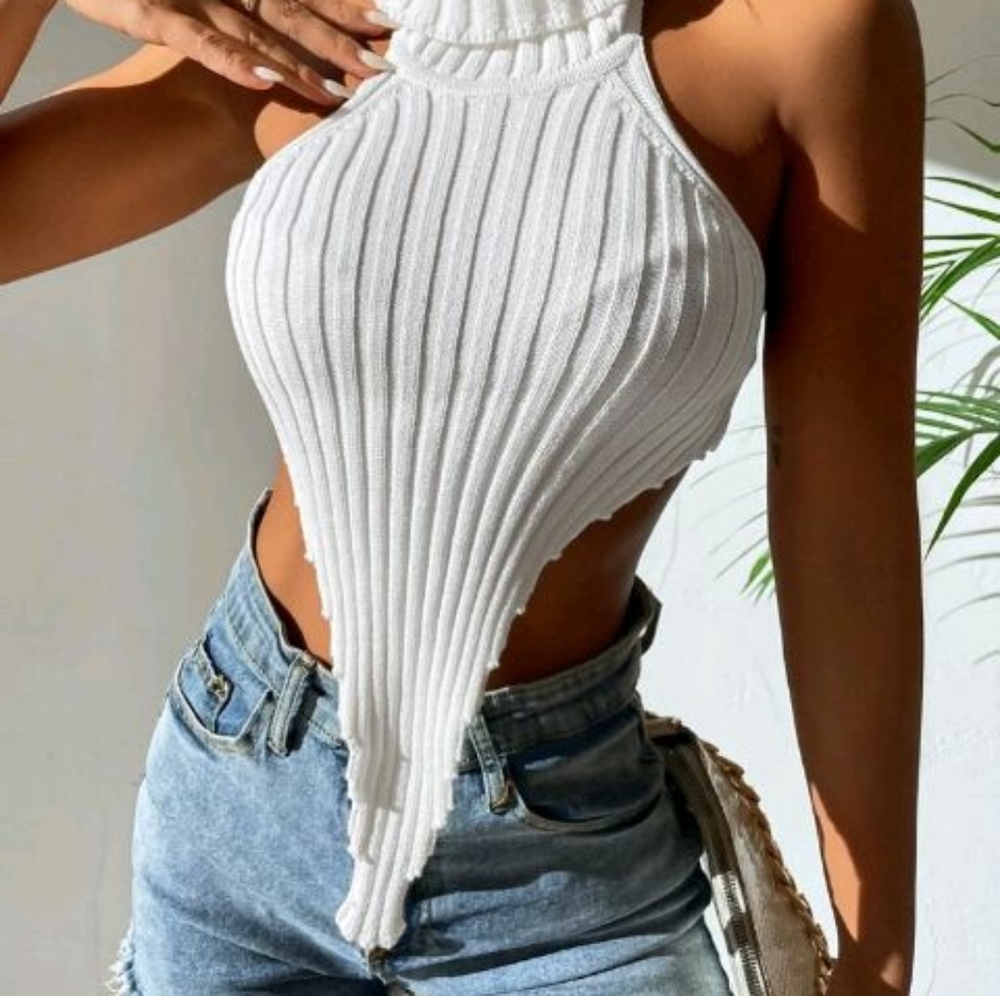 💅🏼Backless halterneck hanky hem crop top Knit